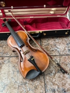 Violín 4/4 antiguo, alemán, con muchos accesorios